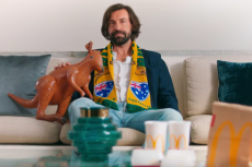 Harry Kewell Tries To Persuade Italian Legend Andrea Pirlo To Support Socceroos In New Spot For Uber Eats