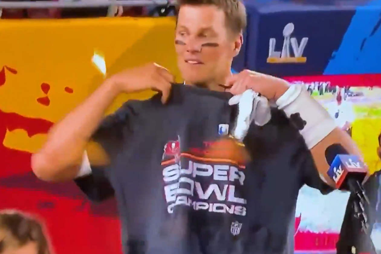 Porn Under Armour Nike - After Winning The Super Bowl, Under Armour Athlete Tom Brady Seemingly  Covers Nike Logo - B&T