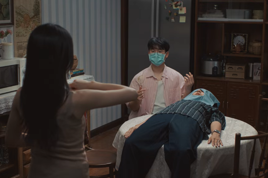 태국 코카콜라의 엉뚱하고 강렬한 캠페인 대표 이미지